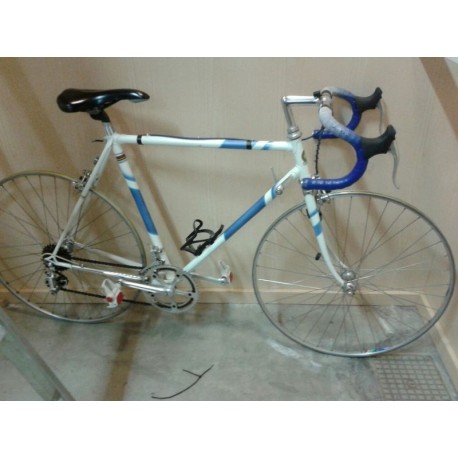 Bici da corsa da restaurare.